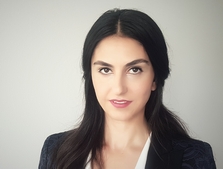 Dr. Nika Daryan Dr. Nika Daryan